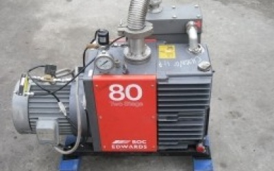 Máy bơm nước chân không